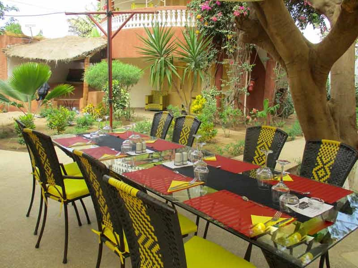 Le Lion Dort Hotel Somone Kültér fotó